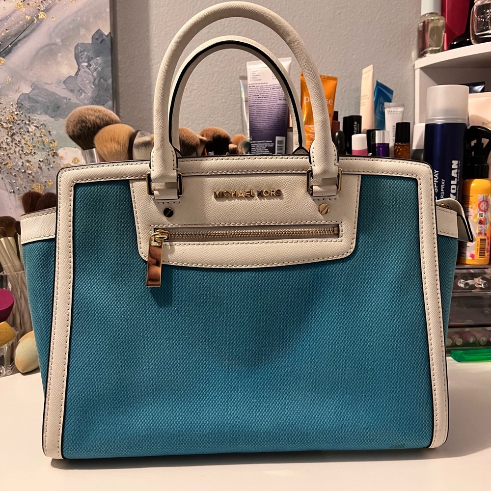 Micheal Kors shoulder bag